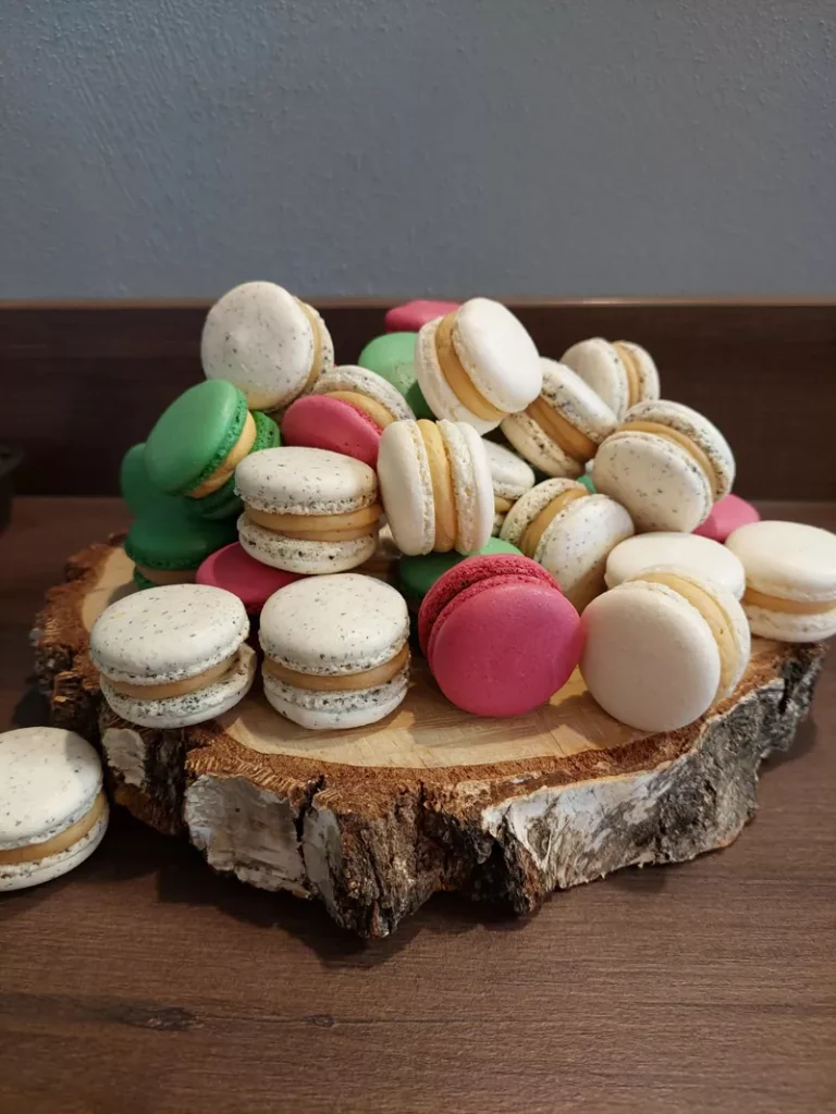 Cupcakes a makronky na objednávku